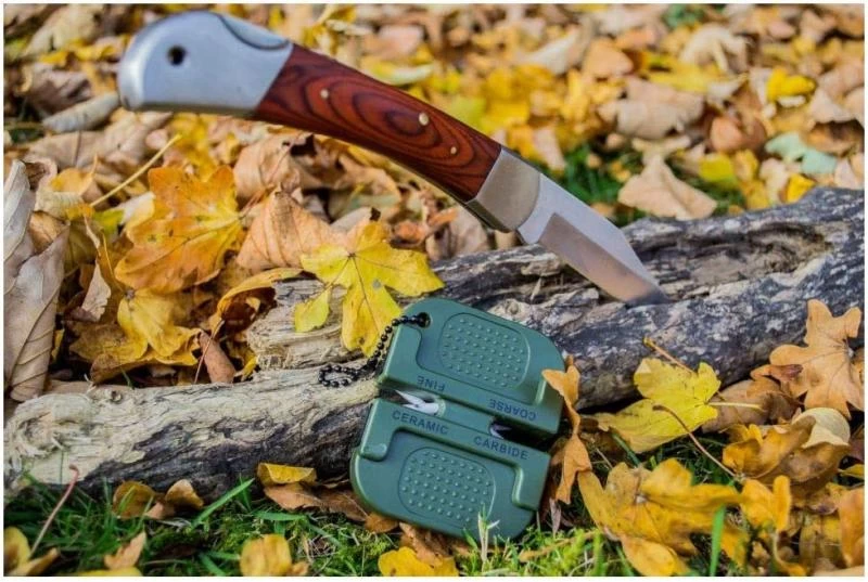 Highlander Precision Knife Sharpener Carbide Ceramic Sharpening Pocket CS200 3 Highlander Precision Knife Sharpener Carbide Ceramic Sharpening Pocket CS200 - Image 3